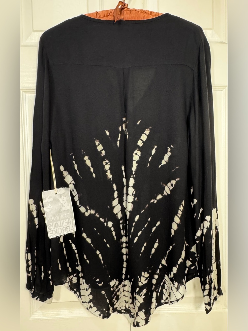 Young Fabulous & Broke Black White Tie Dye Hi-Low Long Sleeve Top Size Small NWT - Picture 2 of 11